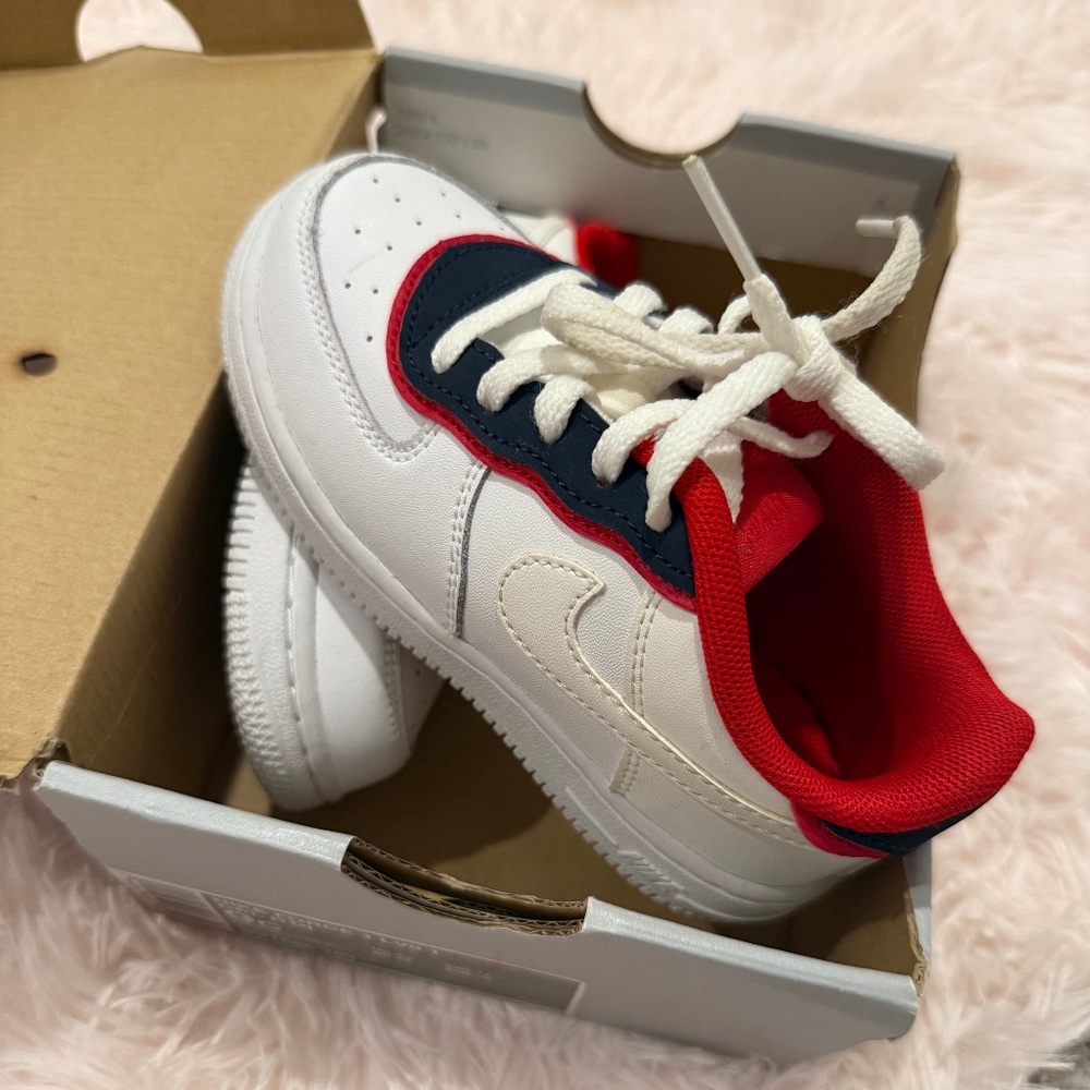 NIKE AIR FORCE